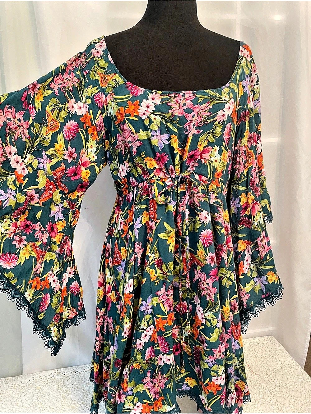 Jessica Simpson Floral Mini Dress in Green & Pink Size Large PTP 22” Length 33”